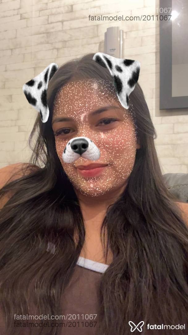 Acompanhante mulher com cabelo castanho de olhos castanhos - Mikaela Borges