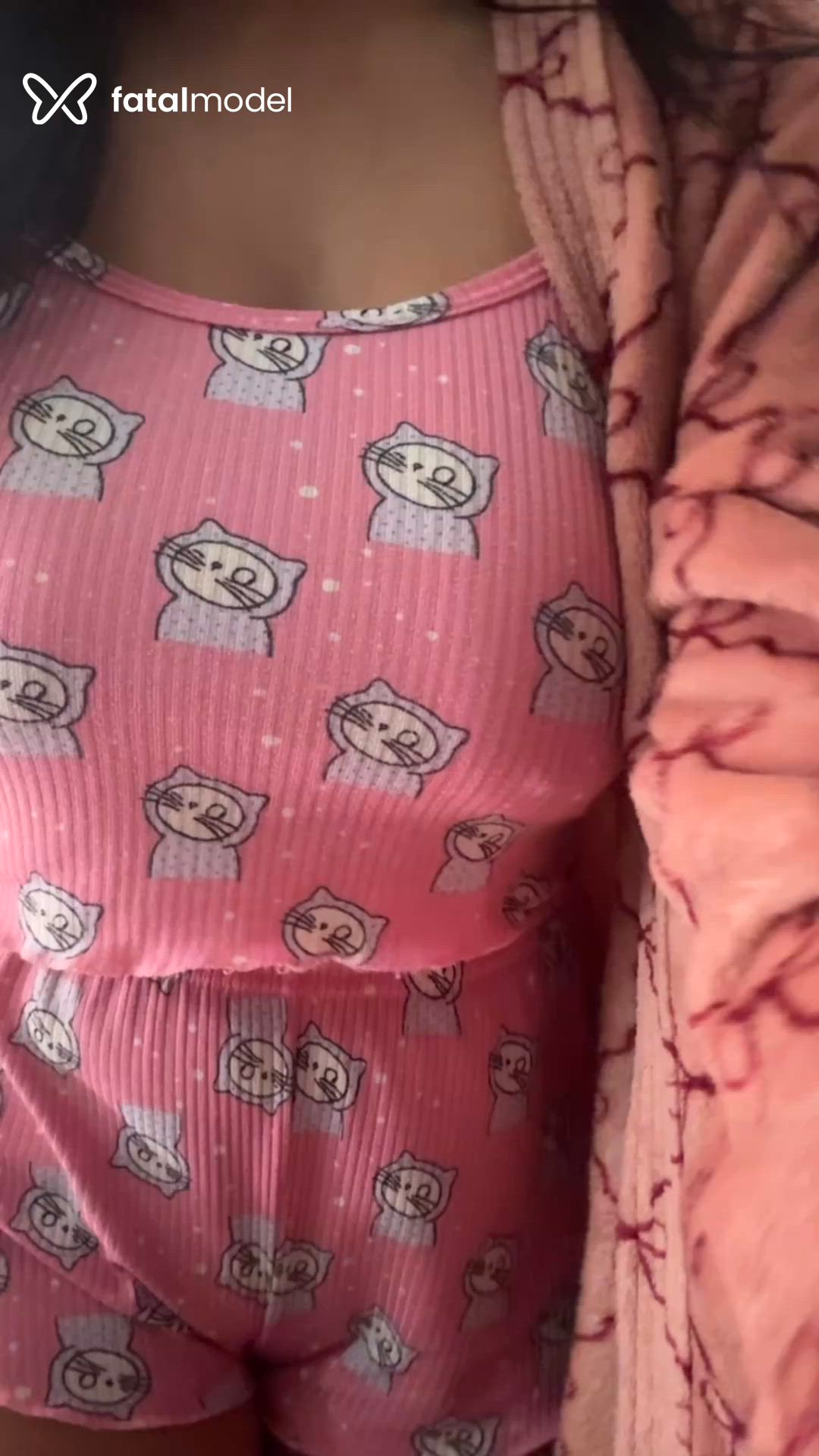 Acompanhante mulher com cabelo castanho de olhos castanhos - Mikaela Borges Acompanhante mulher com cabelo castanho de olhos castanhos - Mikaela Borges