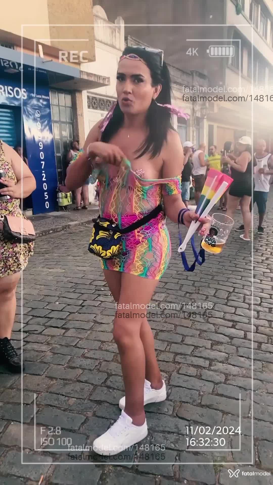 Acompanhante travesti morena (o) de olhos castanhos em Varginha Acompanhante travesti morena (o) de olhos castanhos em Varginha - Loren Victoria