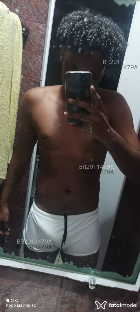 Acompanhante homem morena (o) de olhos pretos em Virtual Acompanhante homem morena (o) de olhos pretos em Virtual - Negaoba