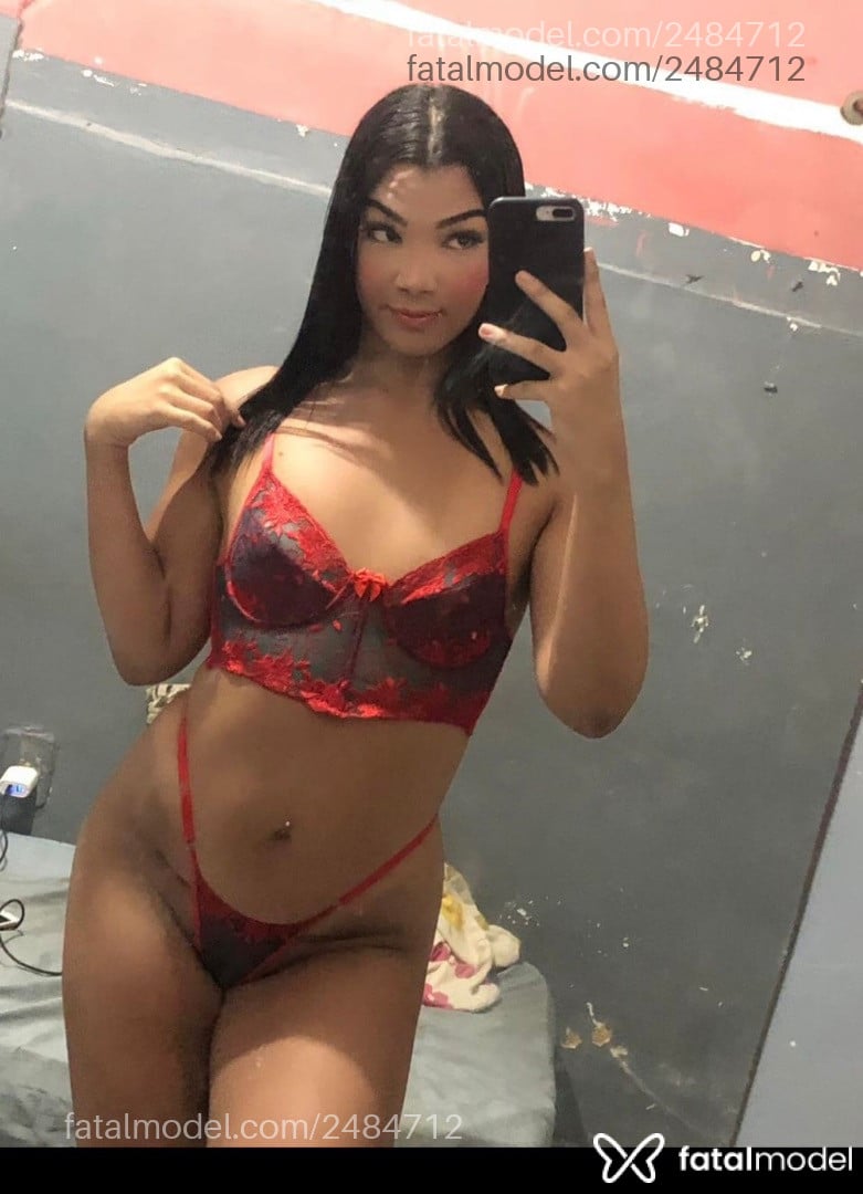 Acompanhante mulher trans morena (o) de olhos pretos em Salvador - Alice