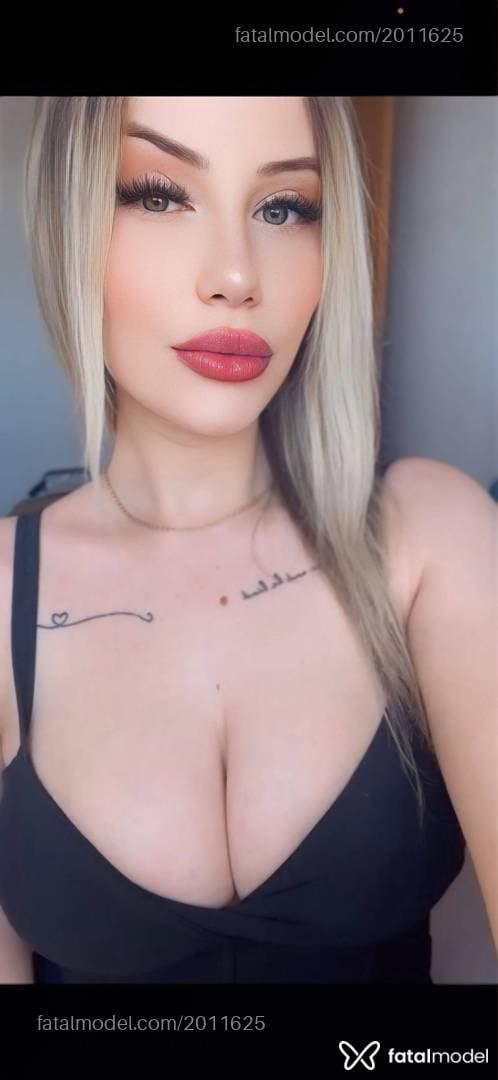 Acompanhante mulher com cabelo castanho de olhos verdes em Toledo - Alice Santinni