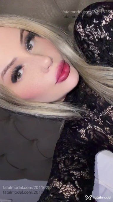 Acompanhante mulher com cabelo castanho de olhos verdes em Dois Vizinhos Acompanhante mulher com cabelo castanho de olhos verdes em Dois Vizinhos - Alice Santinni
