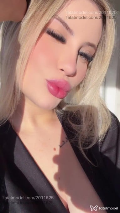 Acompanhante mulher com cabelo castanho de olhos verdes em Dois Vizinhos Acompanhante mulher com cabelo castanho de olhos verdes em Dois Vizinhos - Alice Santinni