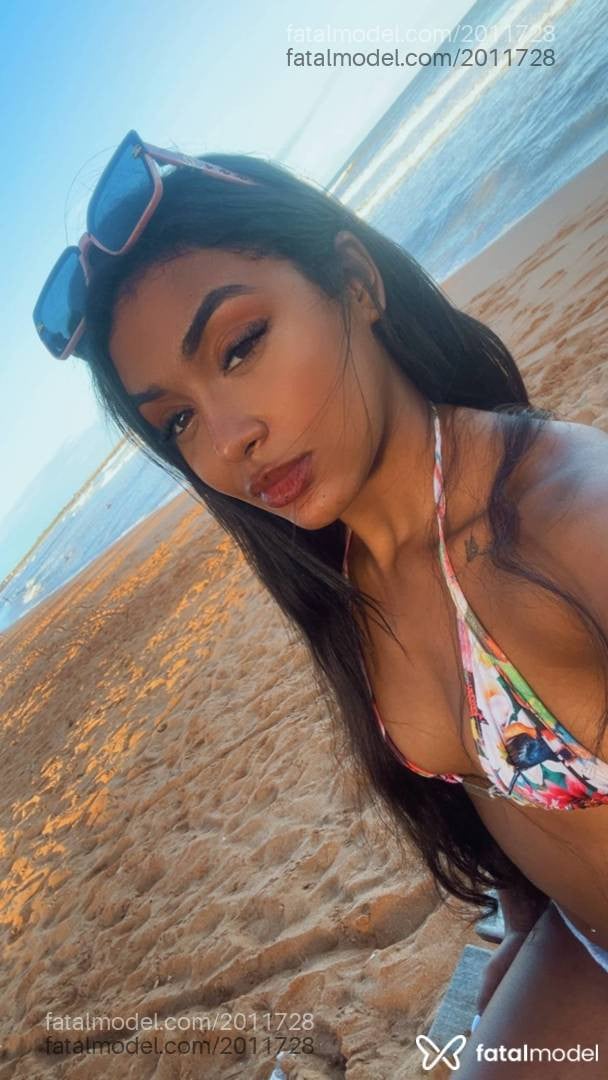 Acompanhante mulher morena (o) de olhos castanhos em Caratinga - Polly