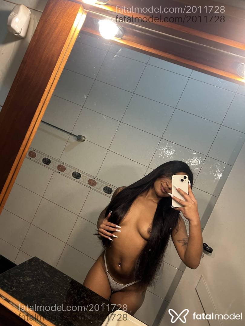 Acompanhante mulher morena (o) de olhos castanhos em Caratinga - Polly