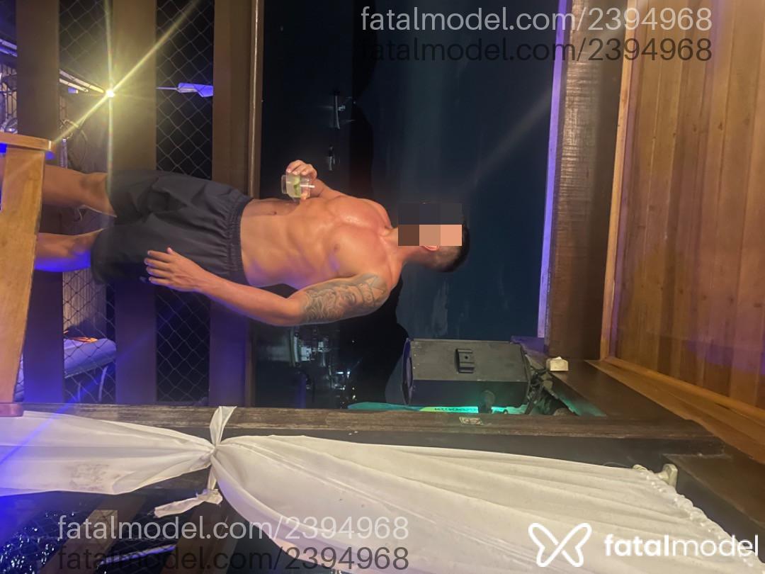 Acompanhante homem com cabelo castanho de olhos castanhos em Brasília - William