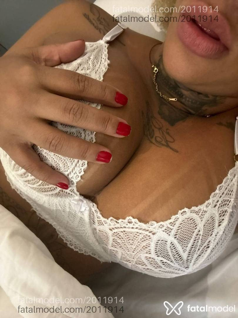 Acompanhante mulher com cabelo castanho de olhos castanhos - Phanny Lewis