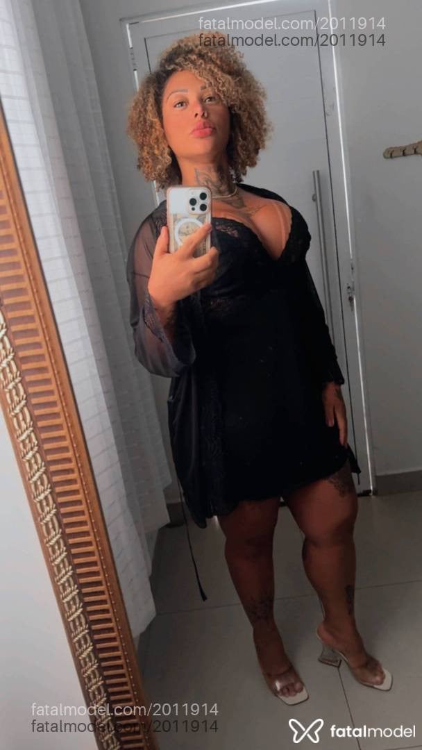 Acompanhante mulher com cabelo castanho de olhos castanhos em Limeira - Phanny Lewis