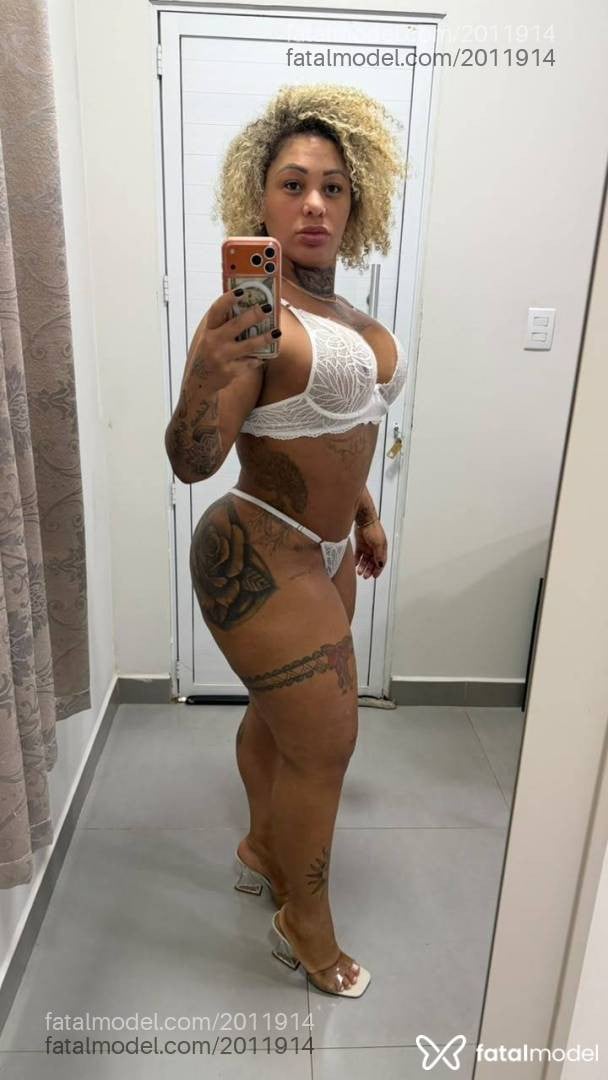 Acompanhante mulher com cabelo castanho de olhos castanhos - Phanny Lewis