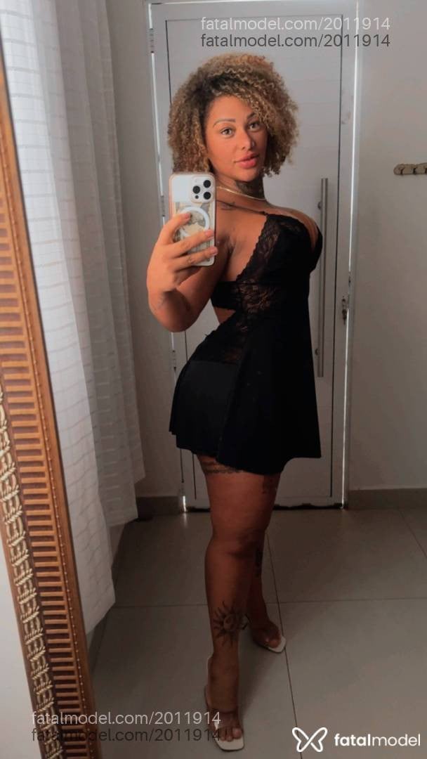 Acompanhante mulher com cabelo castanho de olhos castanhos em Limeira - Phanny Lewis