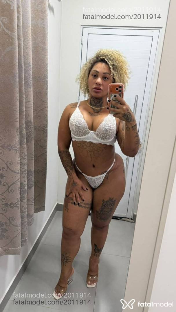 Acompanhante mulher com cabelo castanho de olhos castanhos - Phanny Lewis
