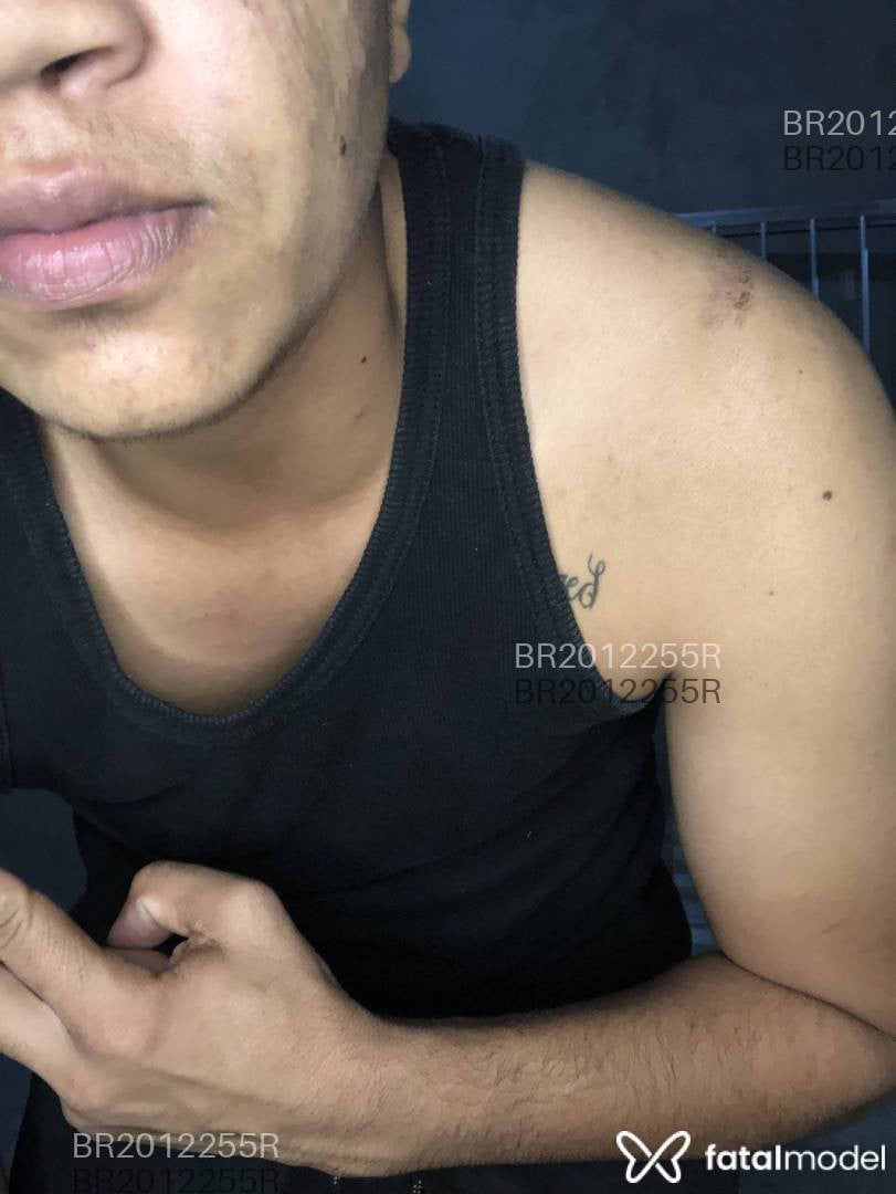 Acompanhante homem trans com cabelo castanho de olhos castanhos em Virtual - Breno Soares