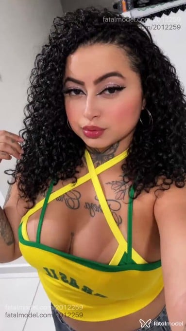 Acompanhante mulher morena (o) de olhos pretos em Patos Acompanhante mulher morena (o) de olhos pretos em Patos - Angel