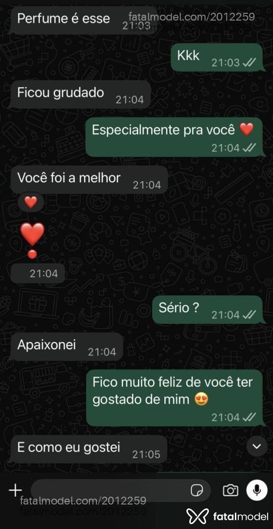 Acompanhante mulher morena (o) de olhos pretos - Luna Bellini