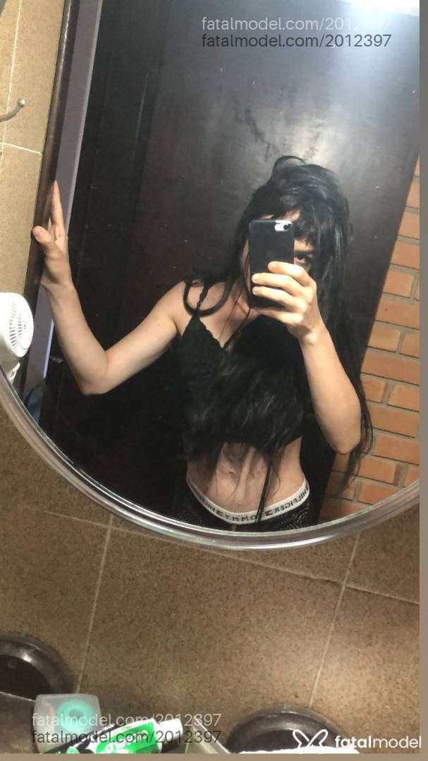 Acompanhante mulher morena (o) de olhos mel - Any