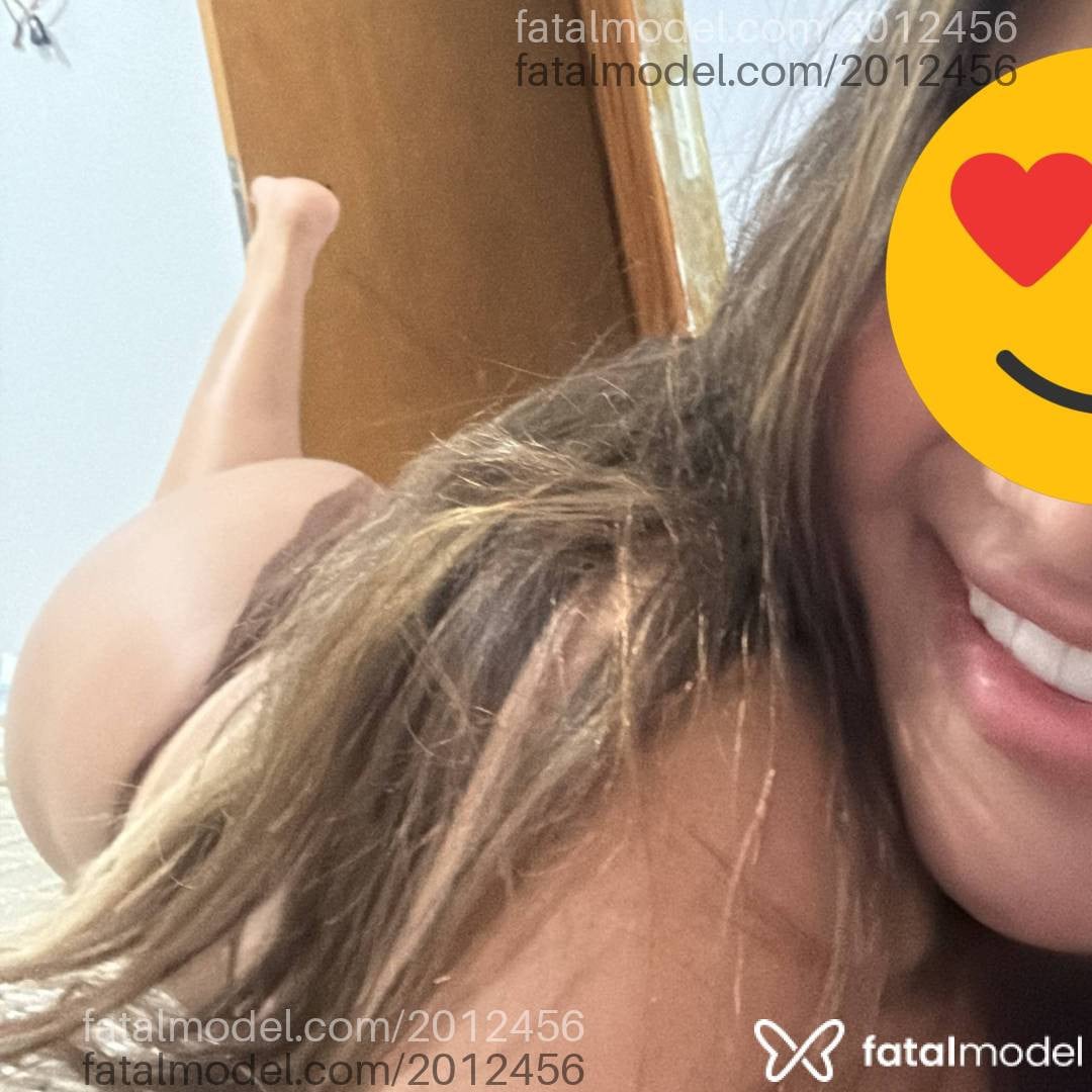 Acompanhante mulher morena (o) de olhos castanhos - Nicole Pinheiro
