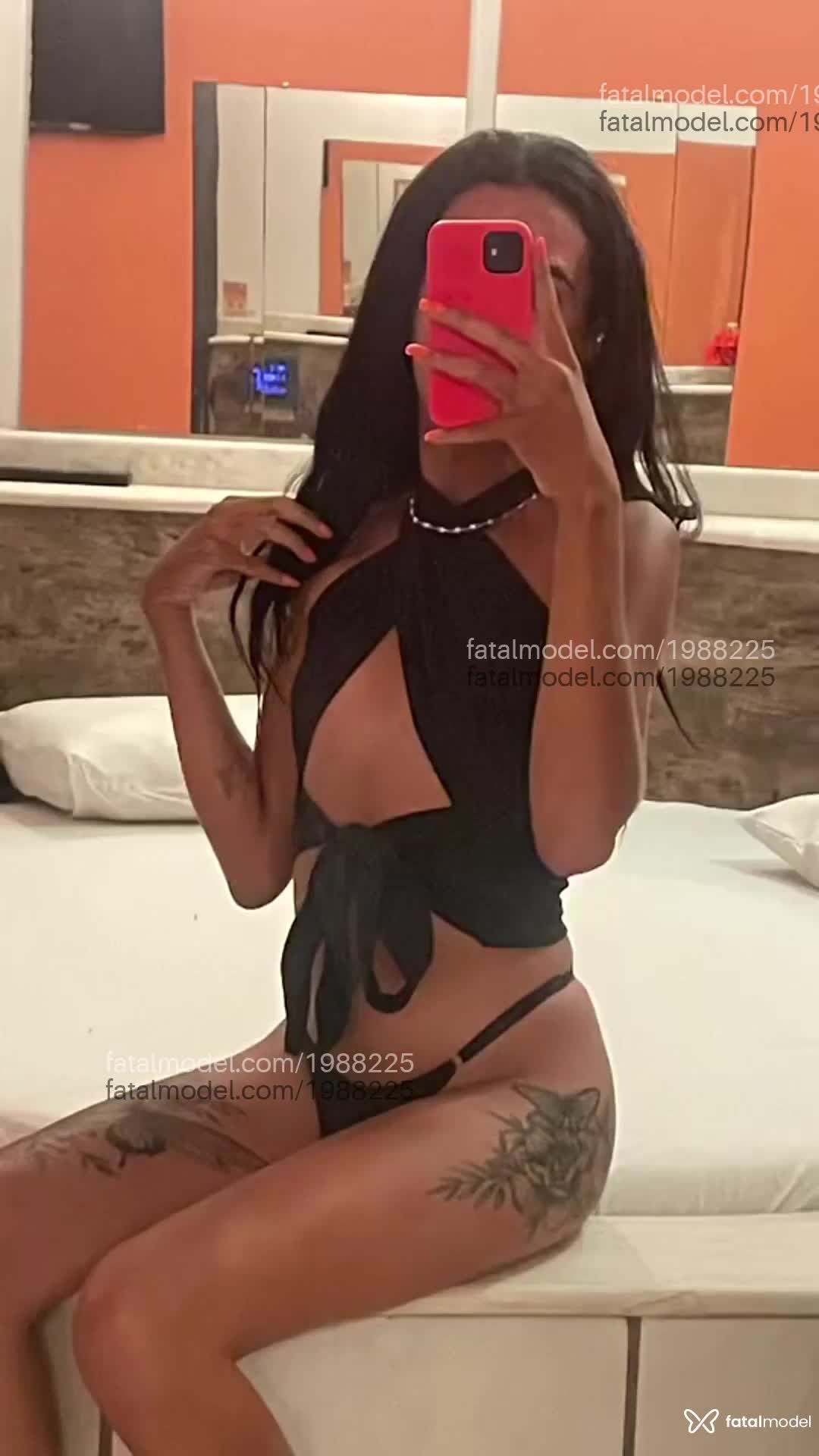 Acompanhante mulher trans com cabelo castanho de olhos castanhos em Paraíso do Tocantins - Vicktoria Almeida