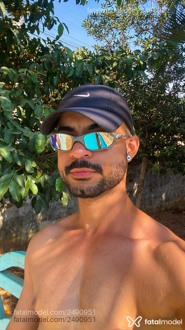 Acompanhante homem com cabelo castanho de olhos pretos em Campinas - Bruno Mendes