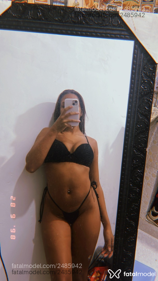 Acompanhante mulher com cabelo castanho de olhos castanhos em Virtual - Bella