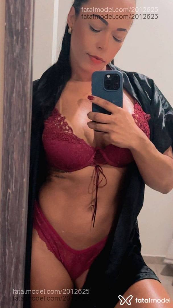 Acompanhante mulher morena (o) de olhos castanhos - Bianca Acompanhante mulher morena (o) de olhos castanhos - Bianca