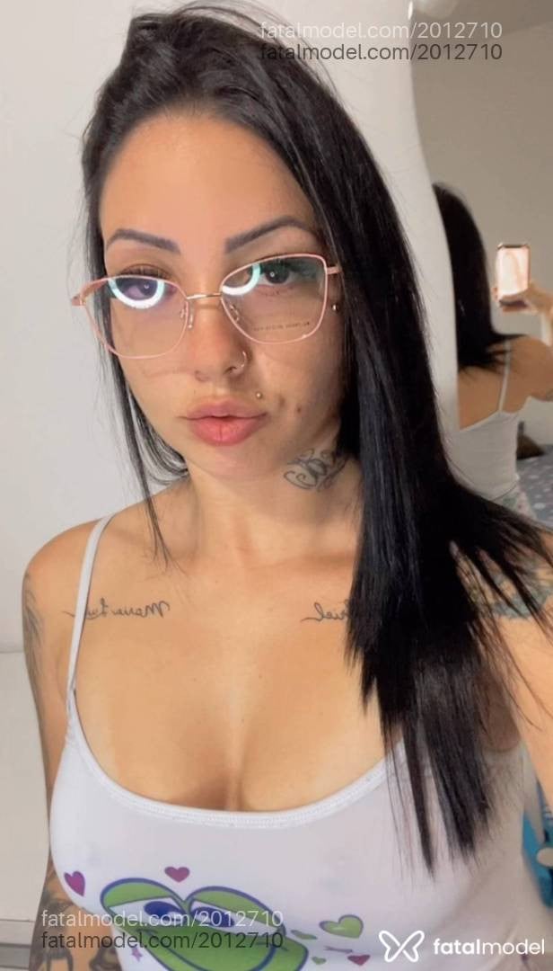 Acompanhante mulher morena (o) de olhos castanhos - Maitê Vasconcelos