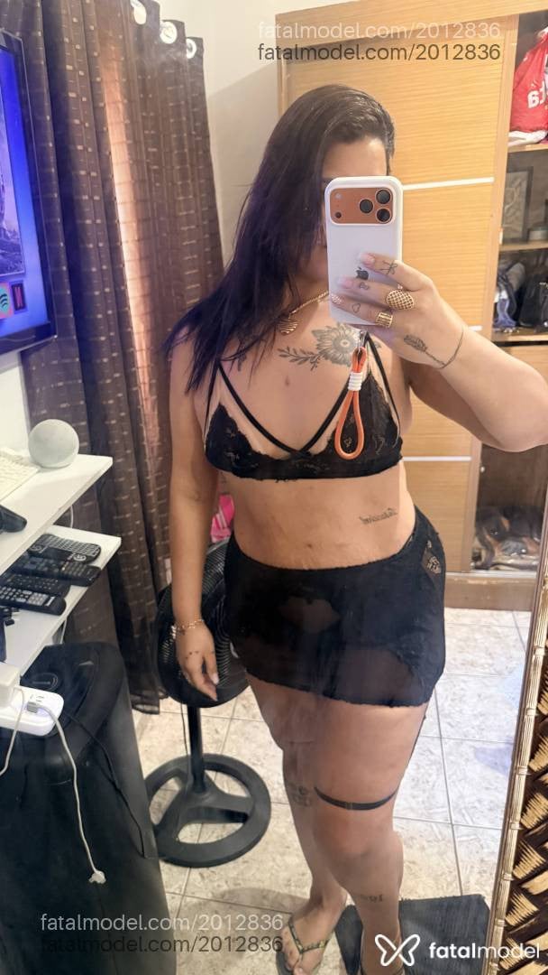 Acompanhante mulher morena (o) de olhos castanhos - Polly Bkt