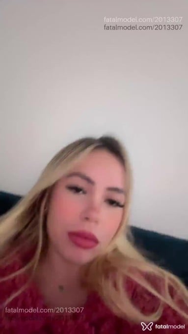 Acompanhante mulher loira (o) de olhos castanhos - Monique Bianchi Acompanhante mulher loira (o) de olhos castanhos - Monique Bianchi