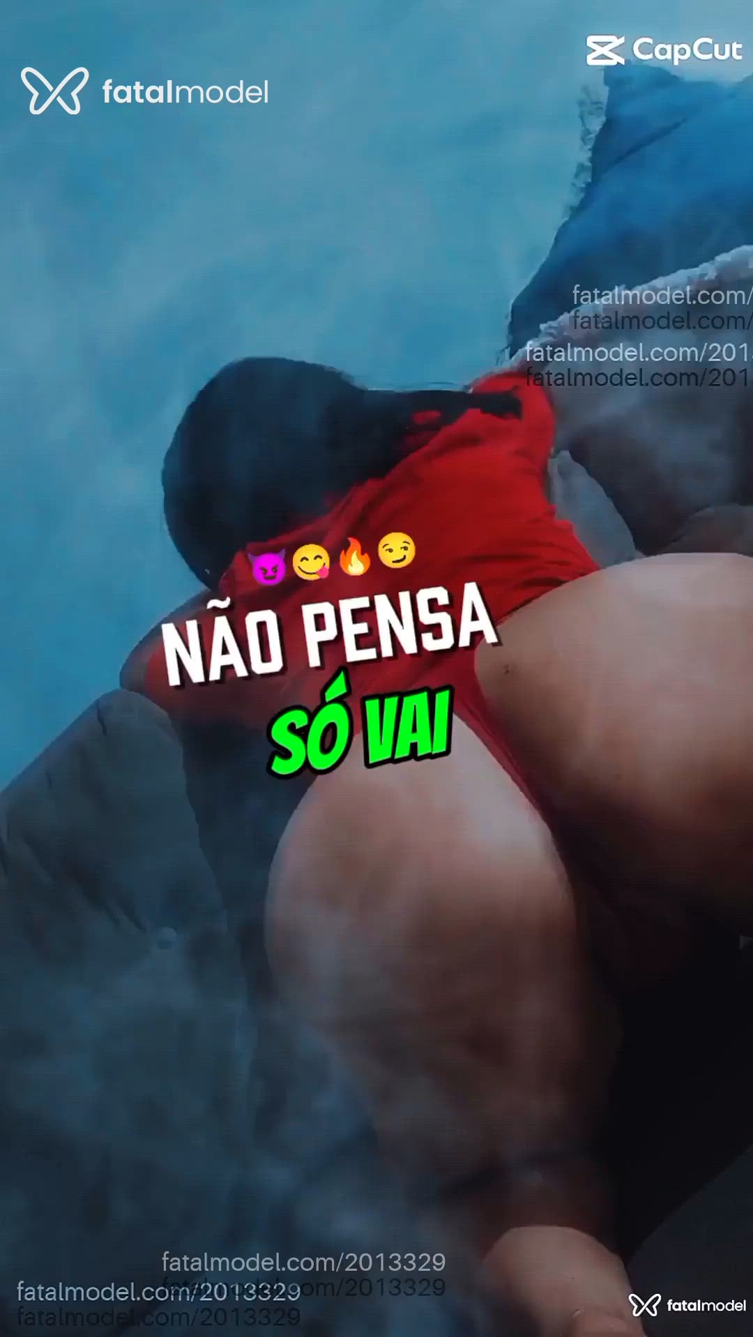 Acompanhante mulher com cabelo castanho de olhos azuis - Pâmela Kato