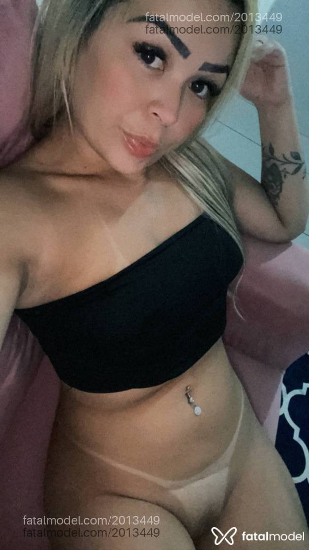 Acompanhante mulher loira (o) de olhos castanhos - Alessa Muniz