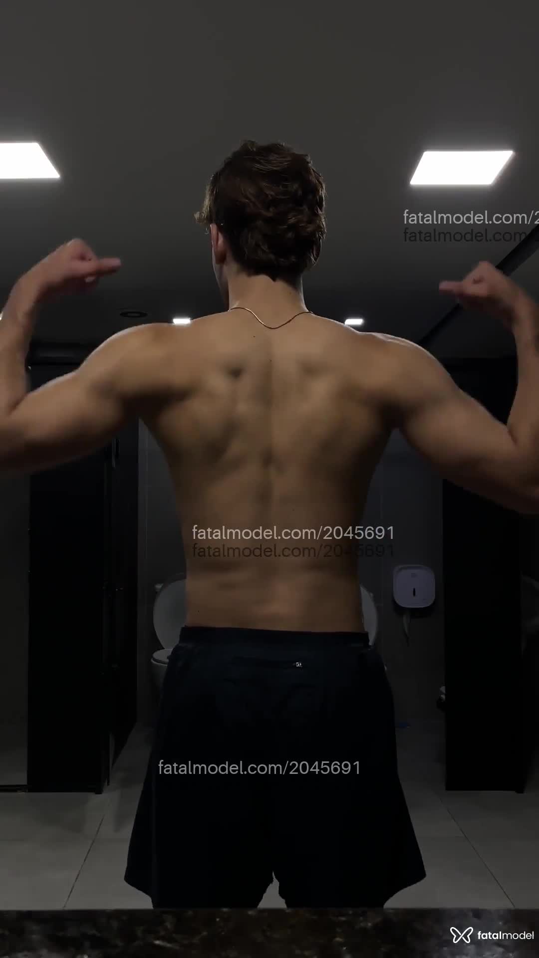 Acompanhante homem com cabelo castanho de olhos castanhos em Virtual Acompanhante homem com cabelo castanho de olhos castanhos em Virtual - Matheus