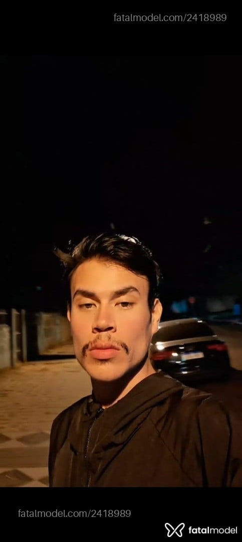 Acompanhante homem com cabelo castanho de olhos castanhos em Maringá - Leo Oliveira