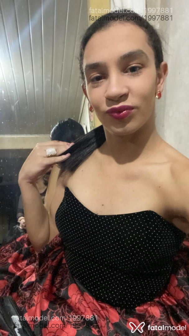 Acompanhante homem trans morena (o) de olhos castanhos em Pelotas - Maitê Alcântara