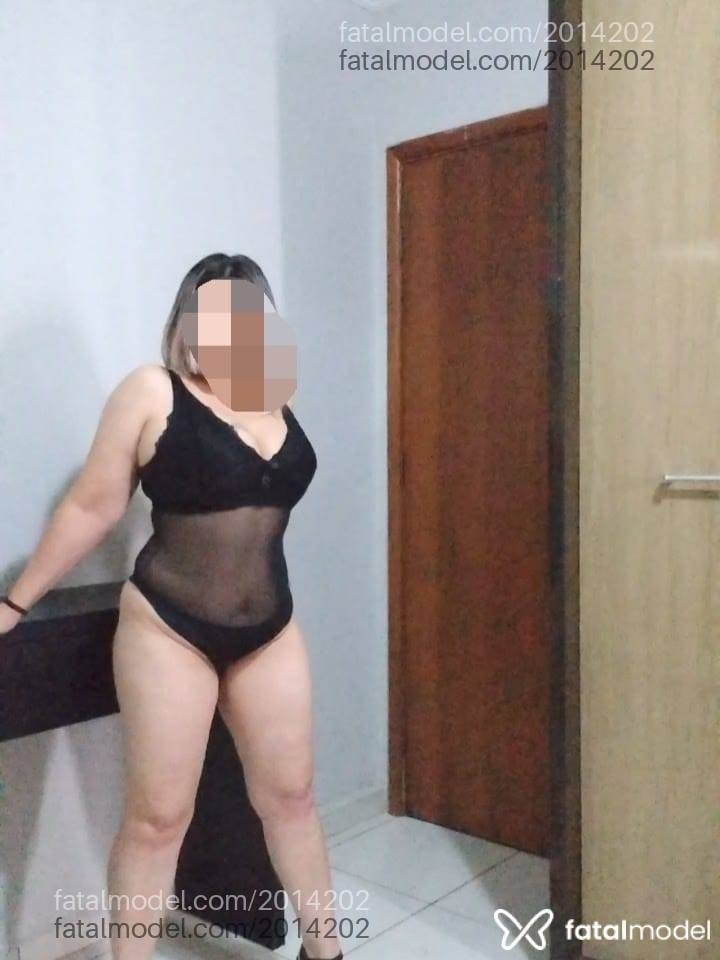 Acompanhante mulher loira (o) de olhos castanhos em Foz do Iguaçu - Tainá Flor