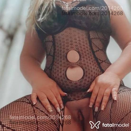 Acompanhante mulher loira (o) de olhos mel em Camaçari Acompanhante mulher loira (o) de olhos mel em Camaçari - Bella