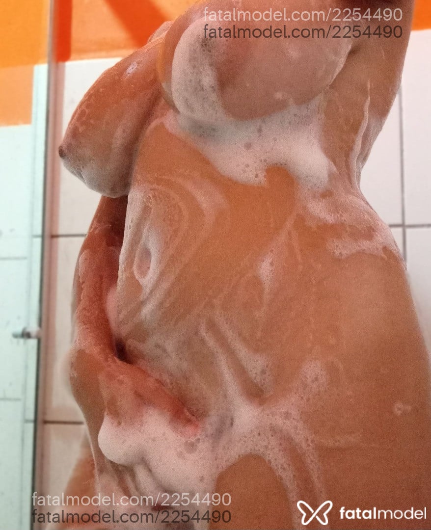 Acompanhante mulher morena (o) de olhos castanhos - Rosa Acompanhante mulher morena (o) de olhos castanhos - Rosa
