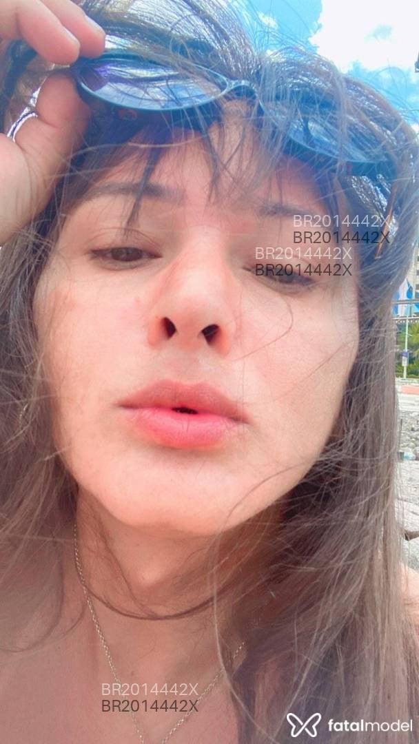 Acompanhante mulher trans com cabelo castanho de olhos castanhos em Fortaleza - Letícia