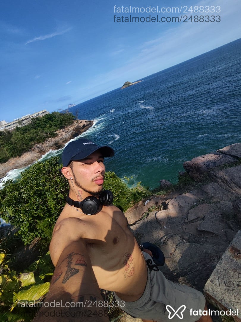 Acompanhante homem morena (o) de olhos castanhos em Rio de Janeiro - Ryanq