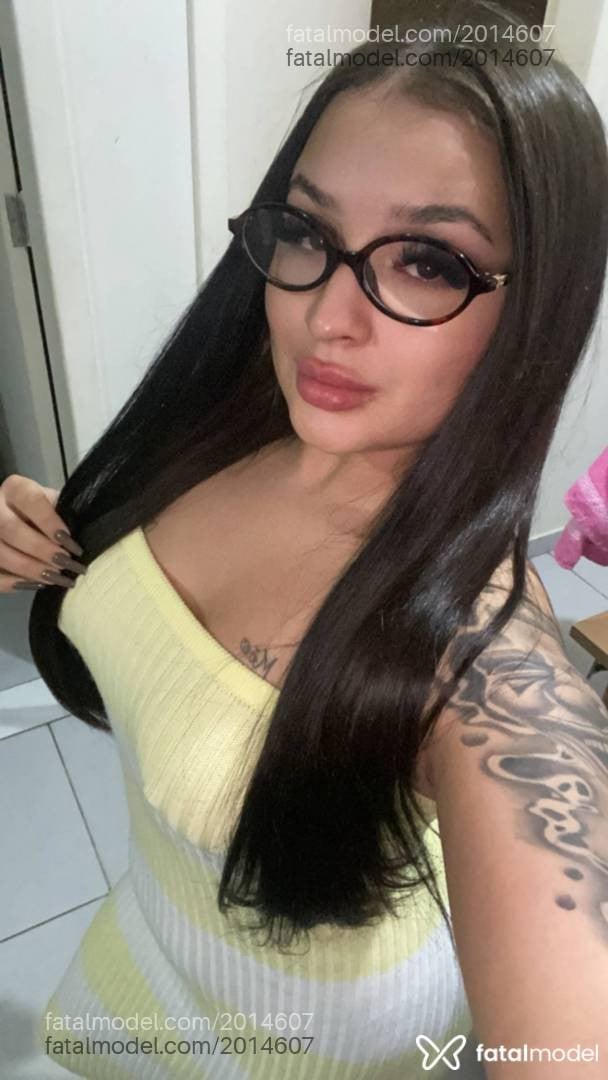 Acompanhante mulher morena (o) de olhos castanhos - Manu