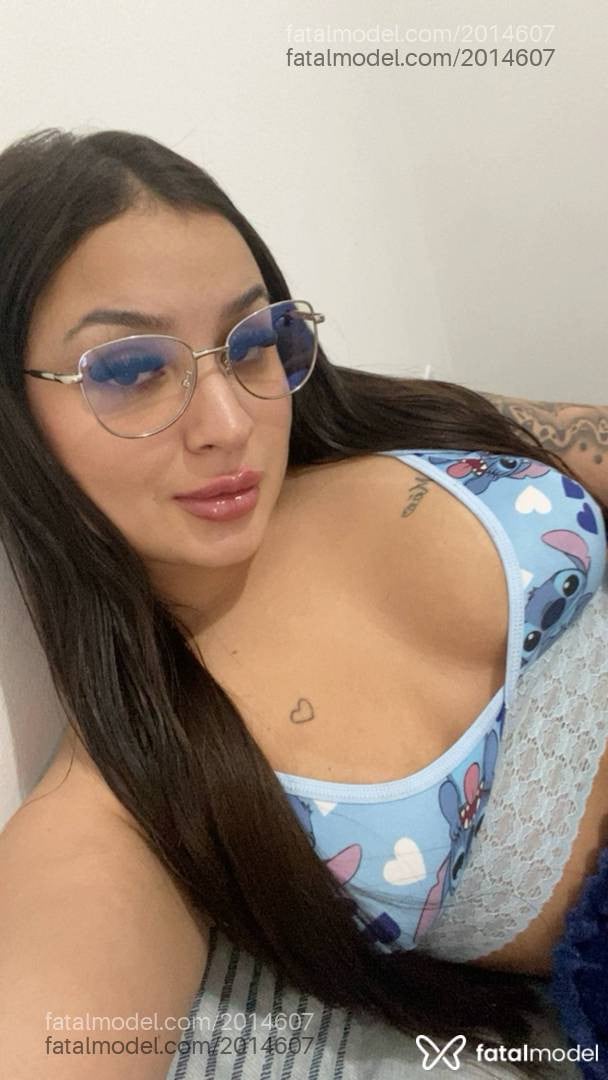 Acompanhante mulher morena (o) de olhos castanhos - Manu