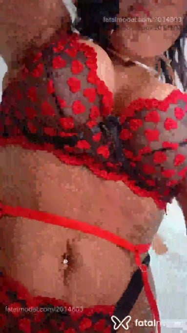 Acompanhante mulher morena (o) de olhos castanhos - Abravvanel