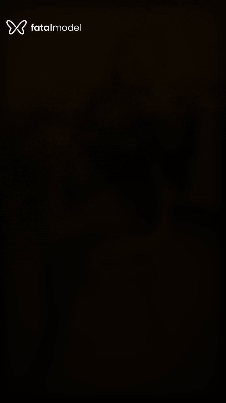 Acompanhante mulher com cabelo castanho de olhos castanhos em Barueri Acompanhante mulher com cabelo castanho de olhos castanhos em Barueri - Lia Dias