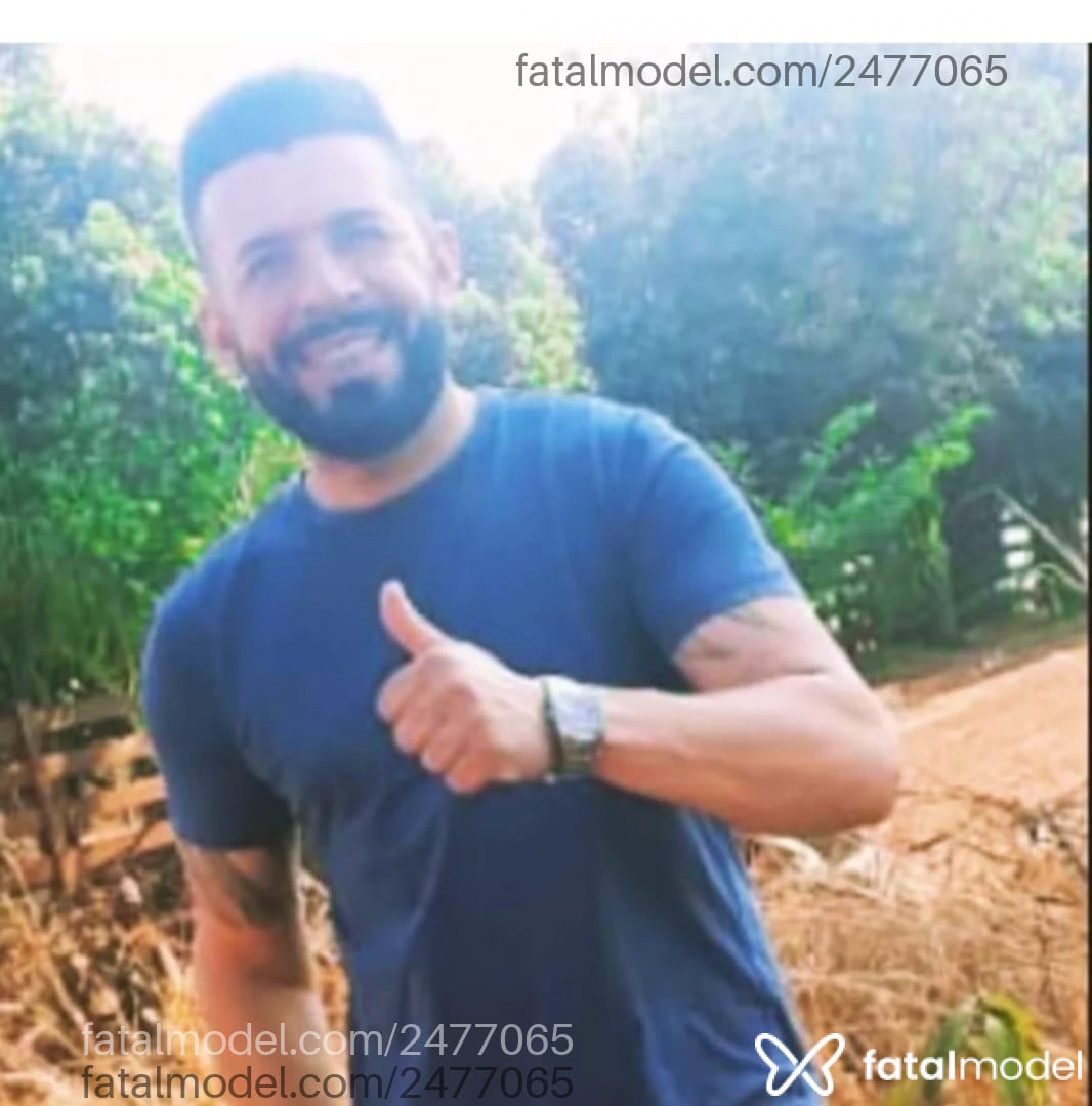 Acompanhante homem com cabelo castanho de olhos castanhos - Carlos