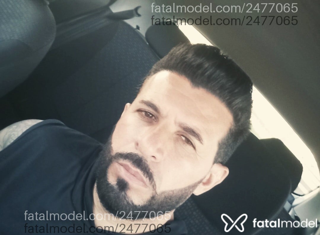 Acompanhante homem com cabelo castanho de olhos castanhos - Carlos