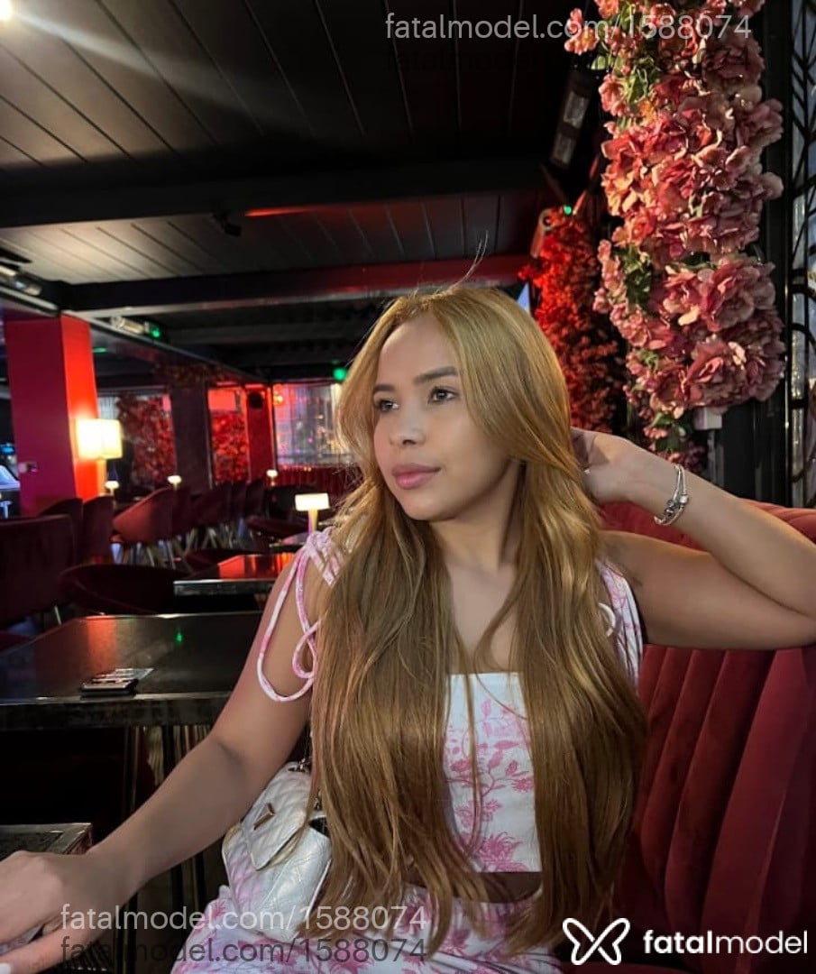 Acompanhante mulher ruiva (o) de olhos verdes - Luiza Acompanhante mulher ruiva (o) de olhos verdes - Luiza