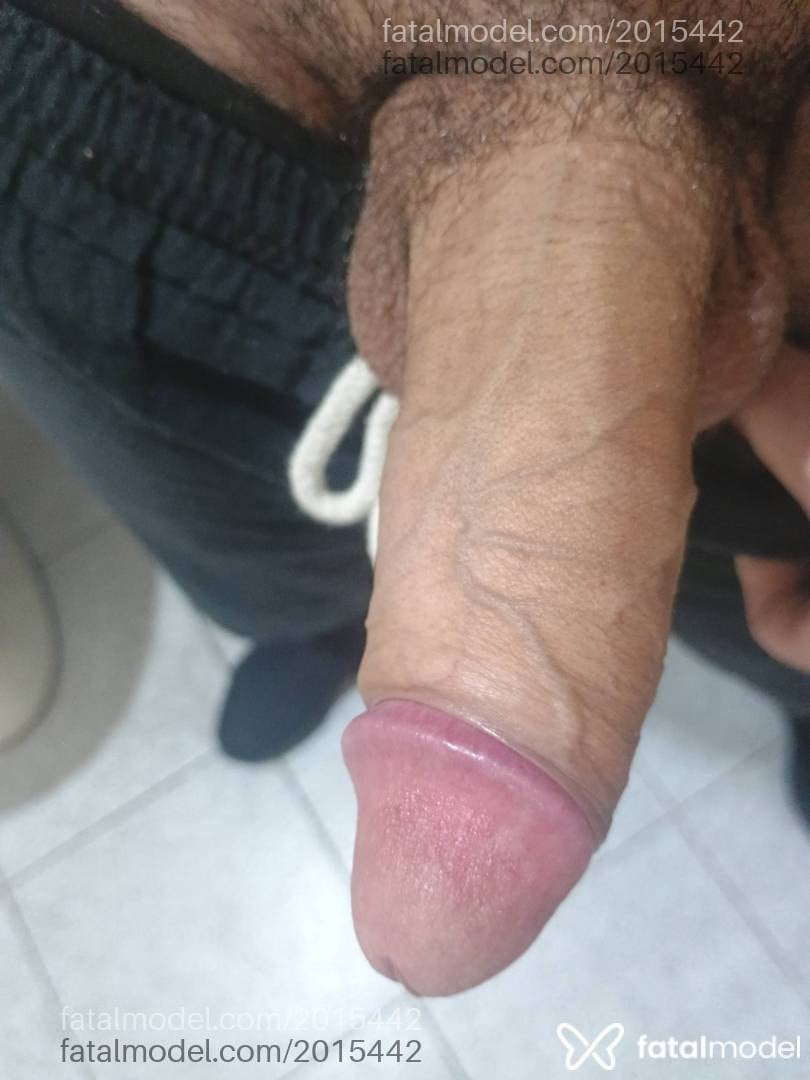 Acompanhante homem com cabelo castanho de olhos castanhos - Iagostg Acompanhante homem com cabelo castanho de olhos castanhos - Iagostg