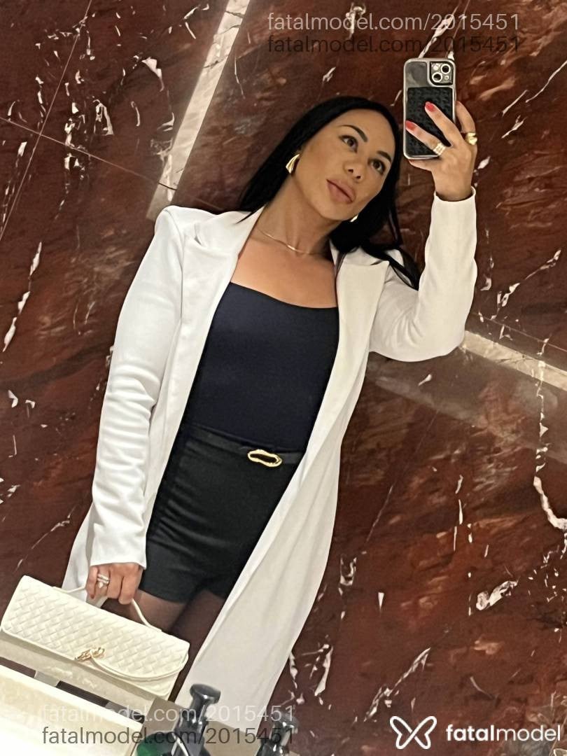 Acompanhante mulher com cabelo castanho de olhos castanhos em São Paulo - Karol Campos