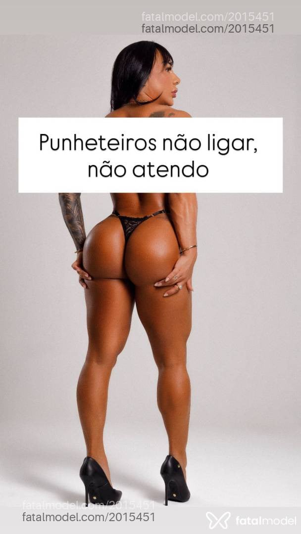 Acompanhante mulher com cabelo castanho de olhos castanhos em São Paulo - Karol Campos