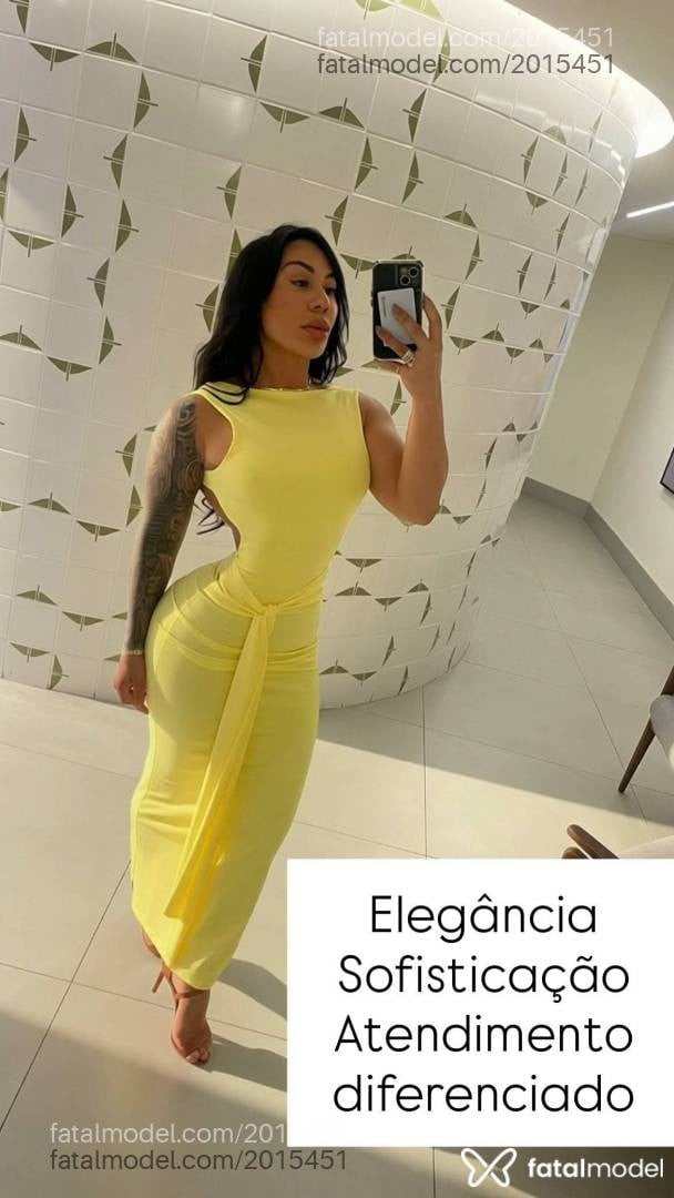Acompanhante mulher com cabelo castanho de olhos castanhos em São Paulo - Karol Campos