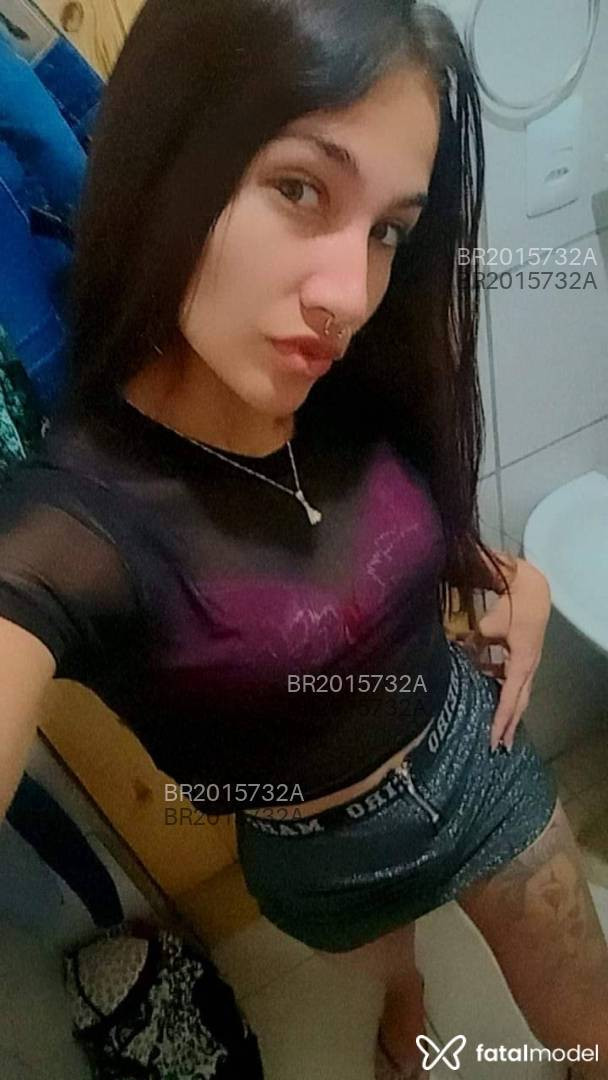 Acompanhante mulher com cabelo castanho de olhos verdes em Florianópolis - Mayara Barbieri